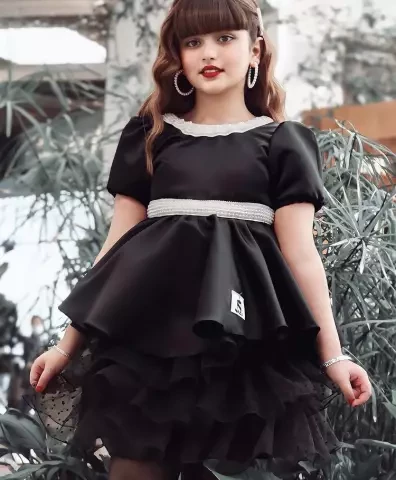 فستان مزين 